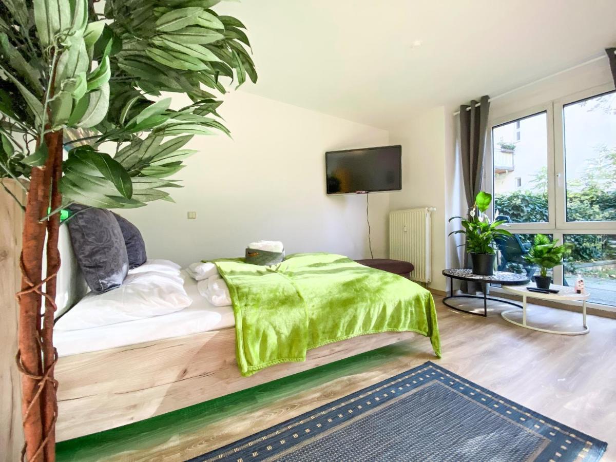 Wohlfuehl-Apartment Mit Kostenfreier Tiefgarage, Wifi & Terrasse Leipzig Exteriör bild