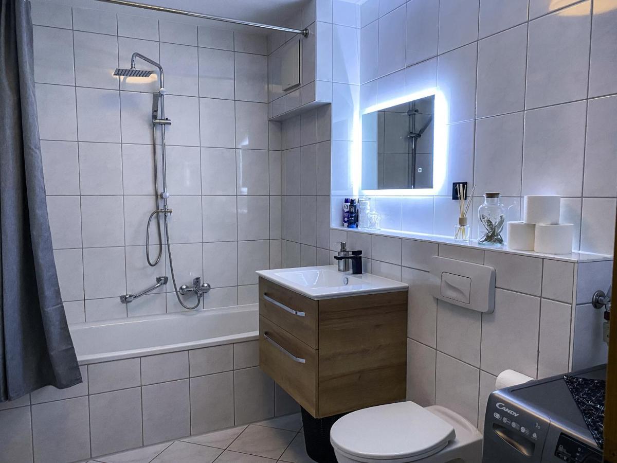 Wohlfuehl-Apartment Mit Kostenfreier Tiefgarage, Wifi & Terrasse Leipzig Exteriör bild