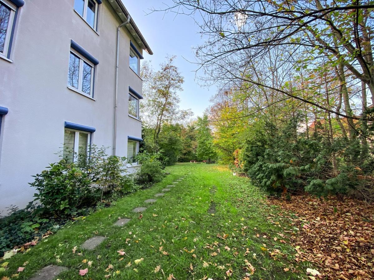 Wohlfuehl-Apartment Mit Kostenfreier Tiefgarage, Wifi & Terrasse Leipzig Exteriör bild