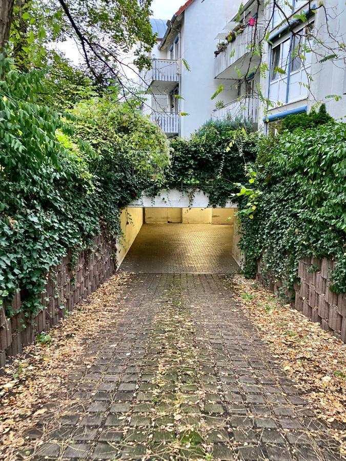 Wohlfuehl-Apartment Mit Kostenfreier Tiefgarage, Wifi & Terrasse Leipzig Exteriör bild